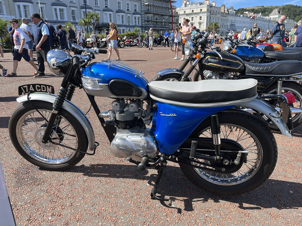 Few from yesterdays show at Llandudno <a href="/dweezil1000/">David Nunn</a> <a href="/msproston1965/">Mike Sproston</a> <a href="/classicrider/">Paul Miles</a> <a href="/sleepyewok/">Ellie</a>