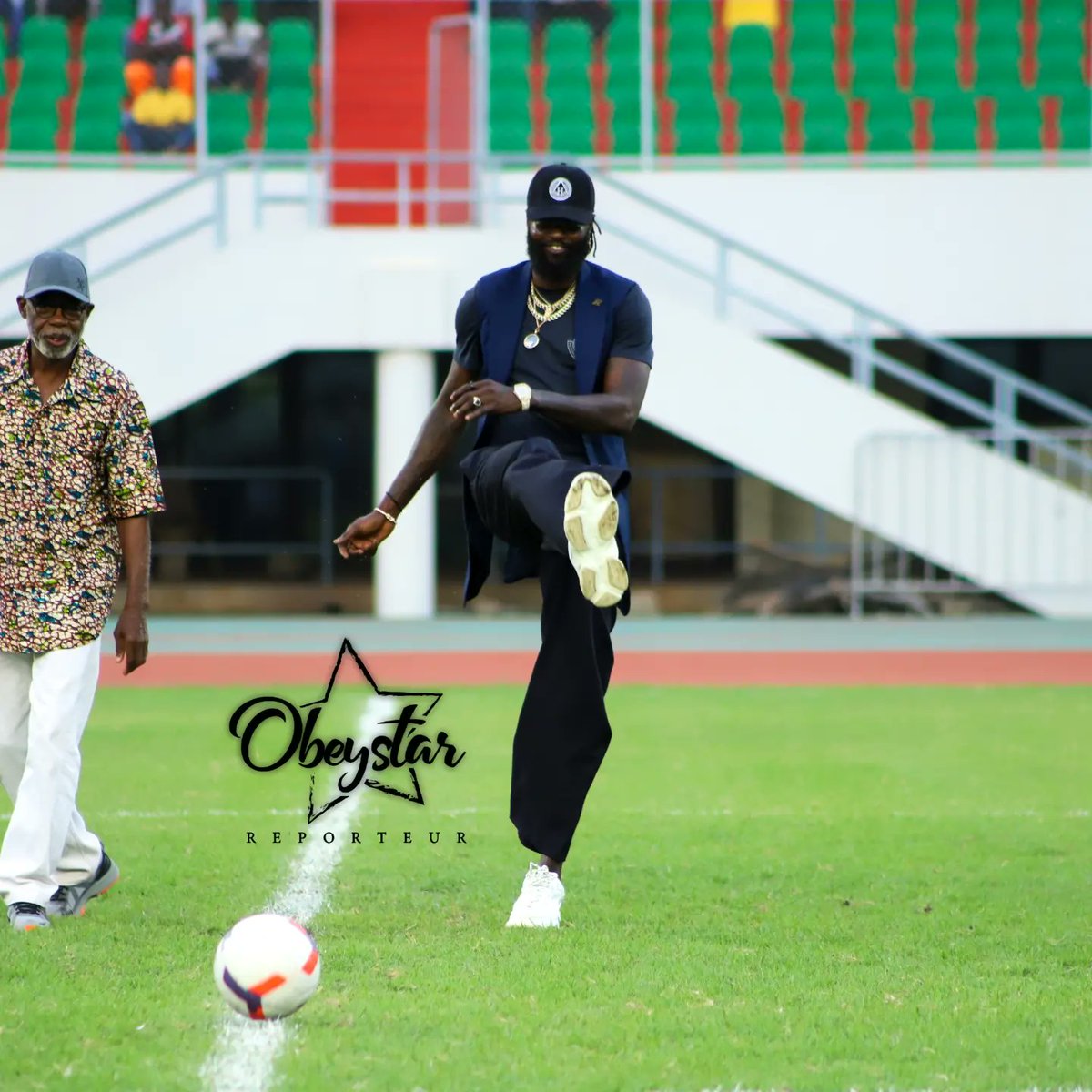 ObeyStar6's tweet photo. Au commencement était Shéyi. A la fin, se trouve le Maréchal #SEA. Comme il l'a fait à l'ouverture du tournoi, il est encore là pour donner le coup d'envoi de la grande finale du tournoi #Dr.#Kaolo au stade de Kégué.
@MinistereSports
@FtfTogolaise
@EtoileLome
@ObeyStar6 https://t.co/FEh4Bo7kY9
