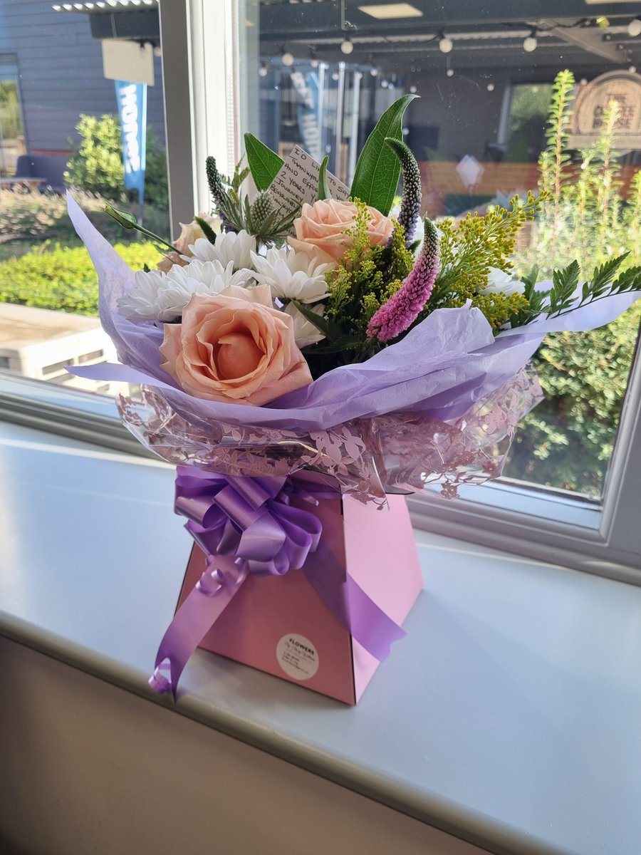 Such a lovely start to the day and completely unexpected! A lovely gesture from a client to the Fornham team, who he described as having made 'a bad journey a lot more bearable' following his injury and settlement. ☺️ @CfgLaw #cfglife