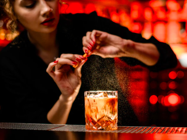 AilsaForshaw's tweet photo. Professional Bartending &amp; Cocktail Creation!
In this accredited cocktail course you’ll get expert tips to be a top-class cocktail mixer! Learn from mixology maestros from Behind The Bar, including Cara Devine, one of Australia's Top 25 Bartenders! #ad🍸🍹
https://t.co/2tntkr61tD https://t.co/RdIH4PwM0H