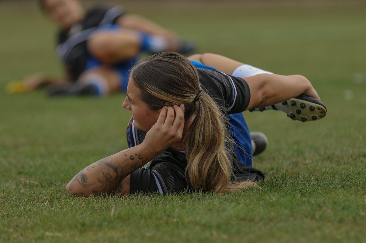 girltinyshooter's tweet photo. 1st league Game through the lens 📸
Photo from @selseywfc v @SwindonTownWFC 

More here 👉 https://t.co/rbFpMfq33R

©️girltinyshooter https://t.co/eSeSdaD14z
