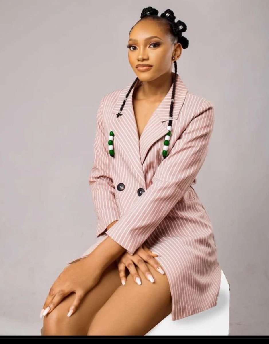 Genilov83074057's tweet photo. LIKES FOR BELLA
RETWEET FOR CHOMZY 
#BBNaijaSeason7
#BBNaija https://t.co/D4r7vIWc0Z
