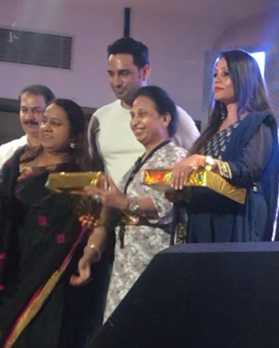 AadityaMedia's tweet photo. Thank you for https://t.co/Frm8J0OJ98 (A Musical Development Social Society)Presents โฆ.
inviting me Asa celebrity Guest..๐๐๐.
Baghbaan (A Grand Musical Show)
Thanks @mrs.kirankamra mam
Producer @sapna_sirsatofficial ji
.
#bsfoundation #baghbaan #musical #show #event #noida https://t.co/eWx9v6hWYe