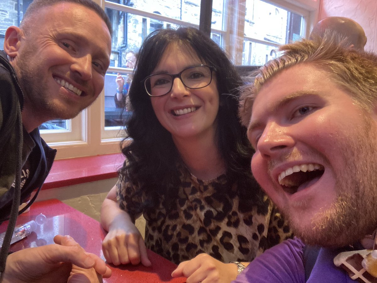 SockfaceSimpson's tweet photo. Day 18 was very busy indeed! Had an amazing sold out showing of “(a)sexy and I know it” and even got asked for autographs afterwards! 😳

Then did opening and closing spots on Shaggers, Comedy Collective, Cosy evening in with pals, and Comedy Queers!

19 down! 7 to go! #asexy https://t.co/c6O7NWQlsX