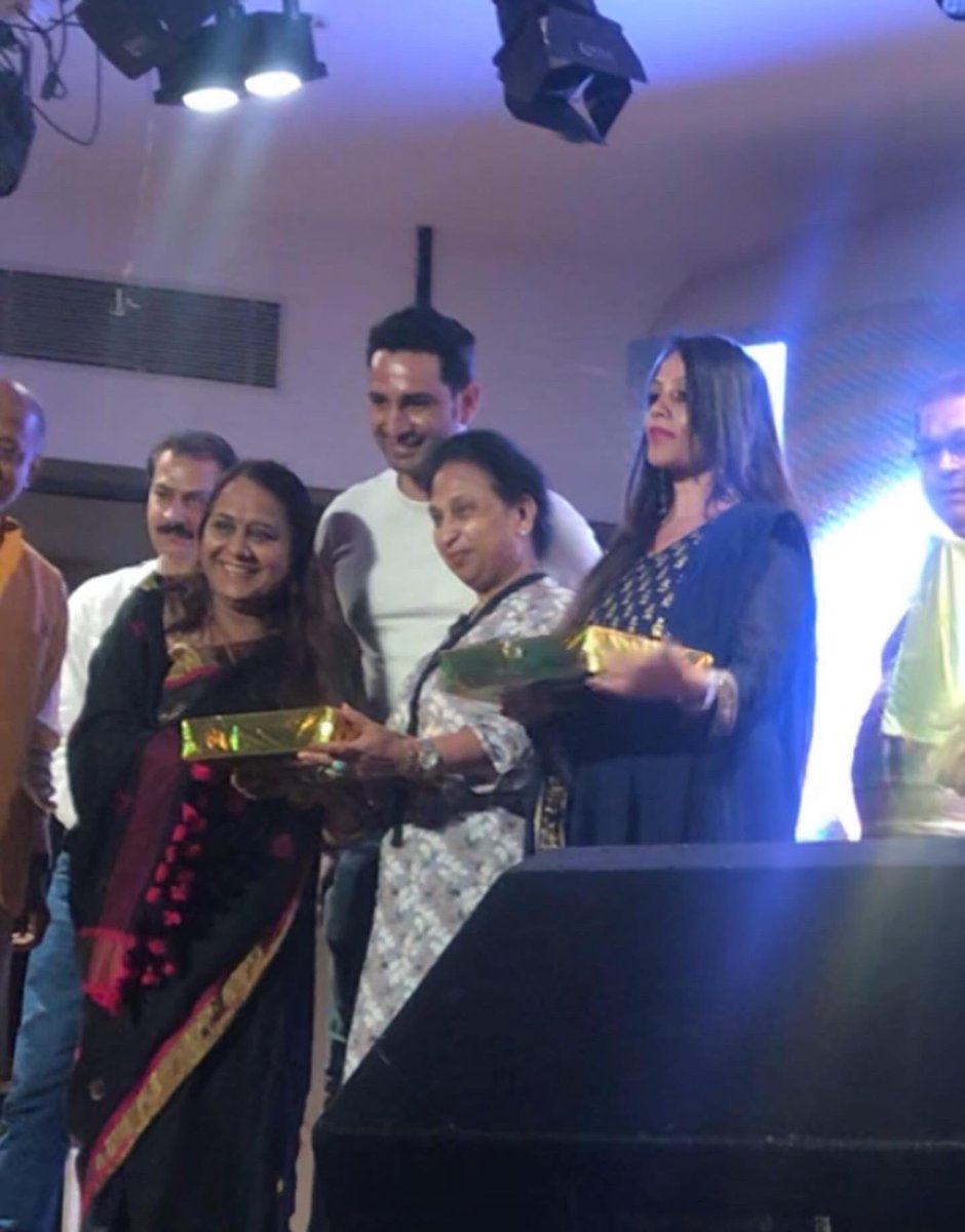 AadityaNohwar's tweet photo. Thank you for https://t.co/qnru488mDW (A Musical Development Social Society)Presents ….
inviting me Asa celebrity Guest..🙏🙏🙏.
Baghbaan (A Grand Musical Show)
Thanks @mrs.kirankamra mam
Producer @sapna_sirsatofficial ji
.
#bsfoundation #baghbaan #musical #show #event #noida https://t.co/q6u9sSuRsp