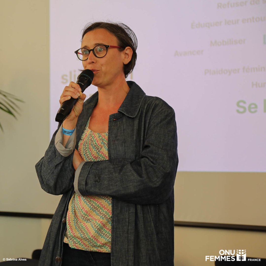 En 2021, @onufemmesfr s'est associée à <a href="/RevellesAsso/">Rêv'Elles</a> pour la journée internationale des filles.

🗣 "Faire entendre la voix des jeunes femmes de milieux modestes sur des thématiques qui leur sont propres : c’était l’inspiration derrière cette campagne", confie Blandine Clérin.