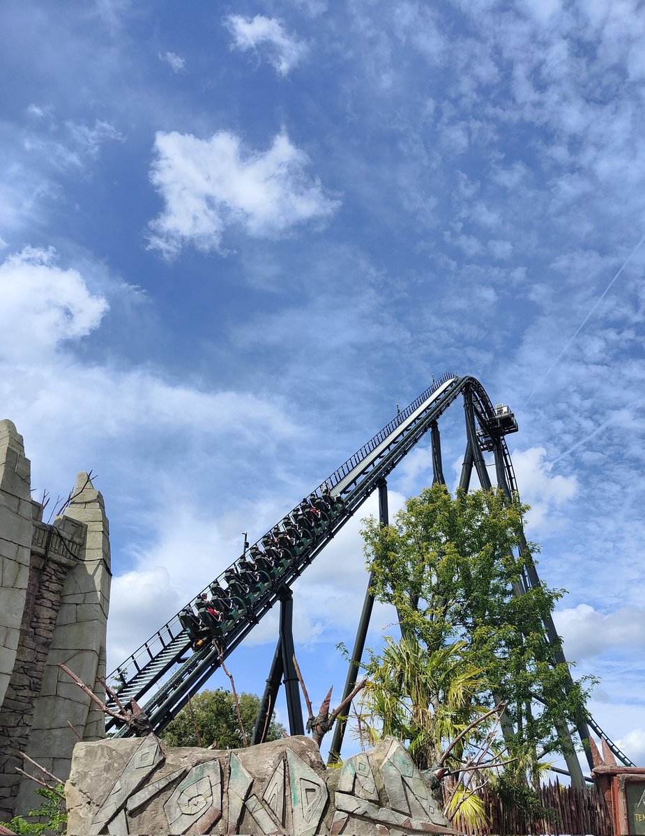 Kittykit83's tweet image. Gisteren naar Walibi Belgium geweest. Geen service geen gastvriendelijkheid. Wel graag je geld vangen. #nooitmeer #slechteservice #watslecht