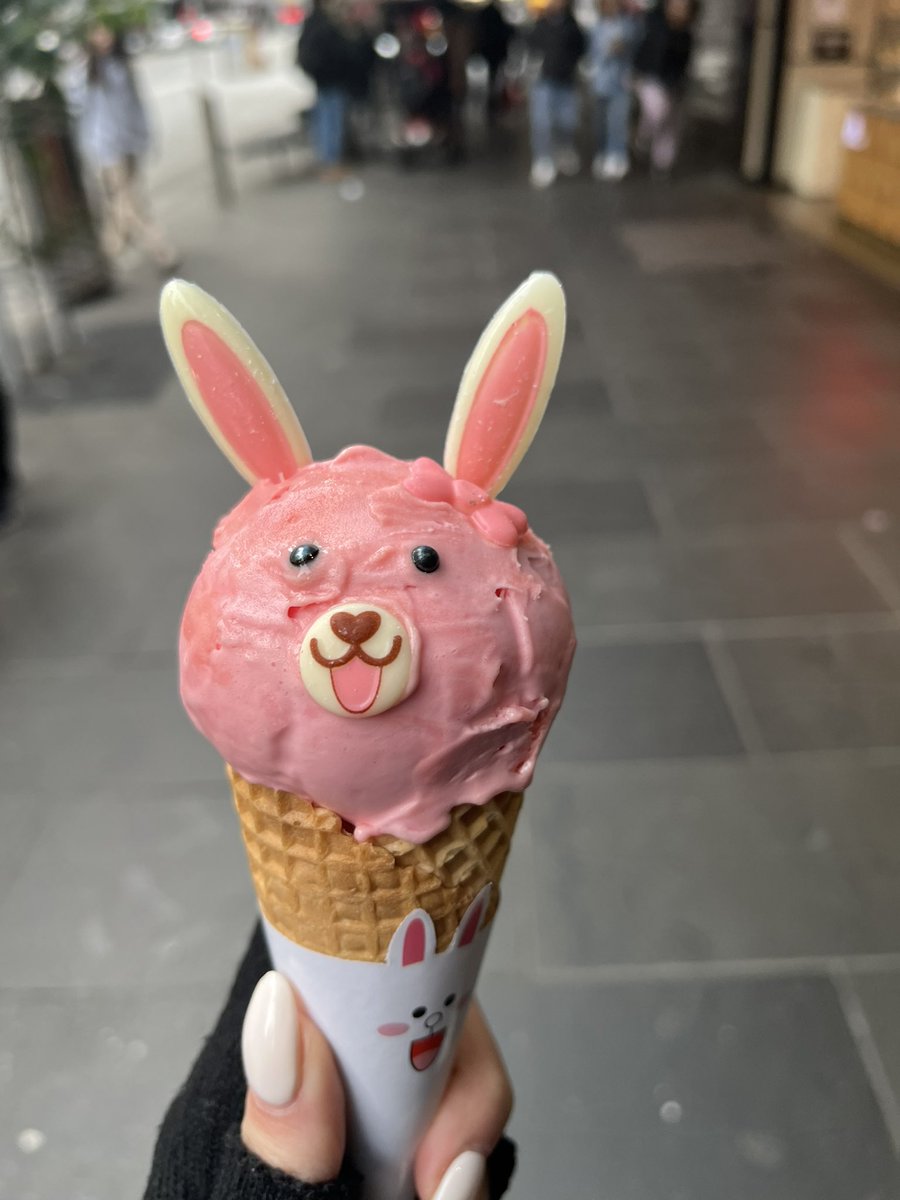 zzcosy's tweet photo. My ice cream is so cute https://t.co/9qhxREqu8A