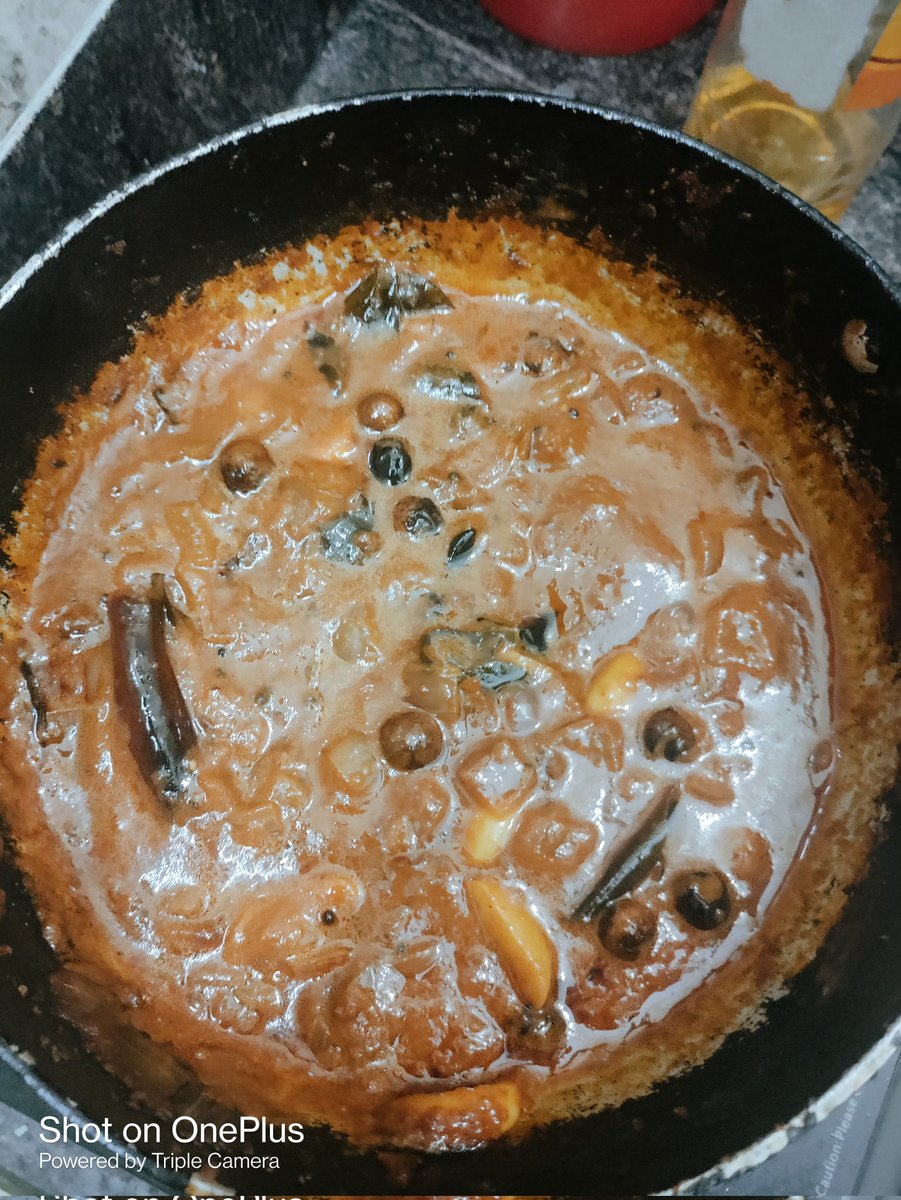 someonenewme2's tweet photo. Lunch Ready: Sundakkai Vathakuzhambu + Egg Bhurji

#ChefinMe #LoveForCooking #Lunch https://t.co/VEyKSgf3KJ