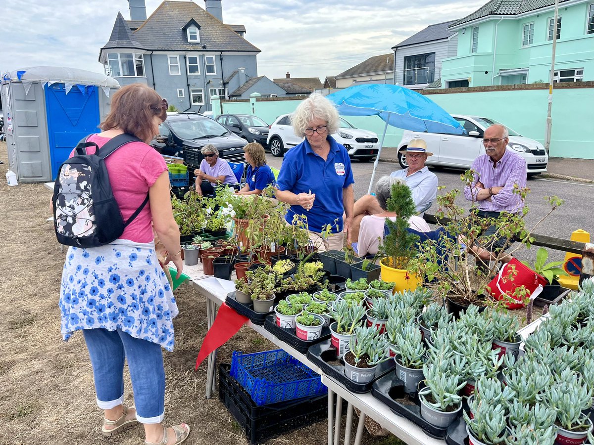 sandowncastle1's tweet photo. Thank you so much to everyone who came to this years Picnic at the Castle with @RotaryPirates and Sandown volunteers yesterday £475.58 was raised towards our community gardening funds @DoverDC @VisitDeal @VisitDover @Deal_Town @deal_withit @Deal_Web https://t.co/RPc7m9g0Fx