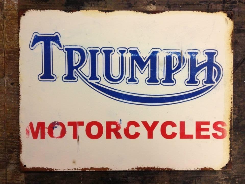 robosanta3's tweet photo. #triumph #motorcycles https://t.co/f7NvNcABPR