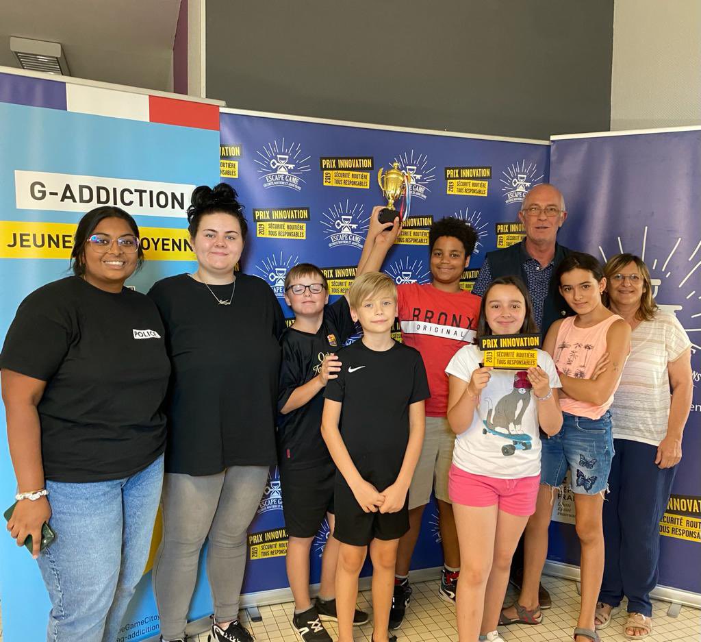 📍 À la Maison de Quartier Cernay Europe, à #Reims ! Le soutien du <a href="/Prefet51/">Préfet de la Marne 🇫🇷</a> nous permet de déployer, dans le cadre des #QuarriersdEte, des décors XXL pour une immersion totale sur une enquête post accident de la route.