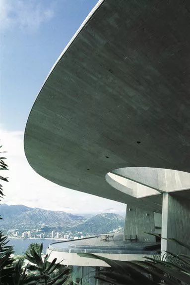 fjaranguren's tweet photo. Casa Arango Marbrisa. John Lautner (1973)
#brutalmonday https://t.co/aWQtxhAJ6E