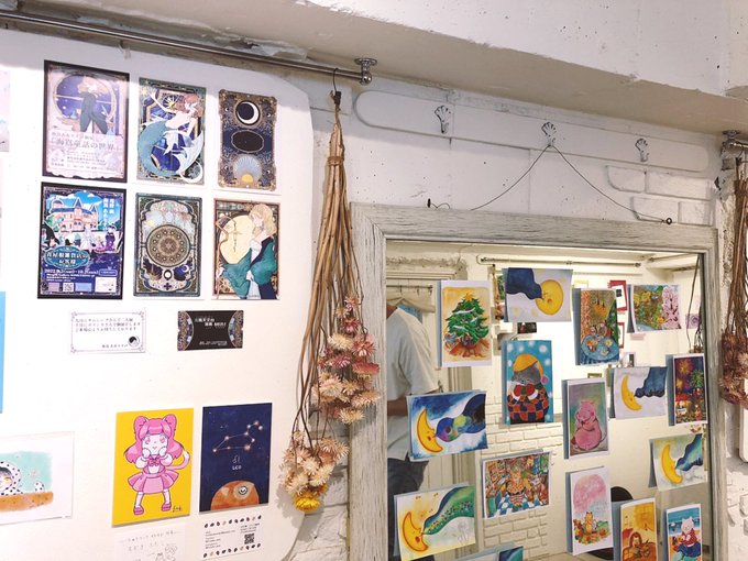 今日はポランカさん、サムシングさん、キンコーズさん行ってきました!
出会いがあったり、二人展個展のDM置かせていただいたり、新しいグッズや展示のヒントを得て実りある一日でした☺️
ポランカさんではみくにさんと偶然お会いしたのでパシャリ📸
絵本のようなあたたかさの伝わる絵の方です 