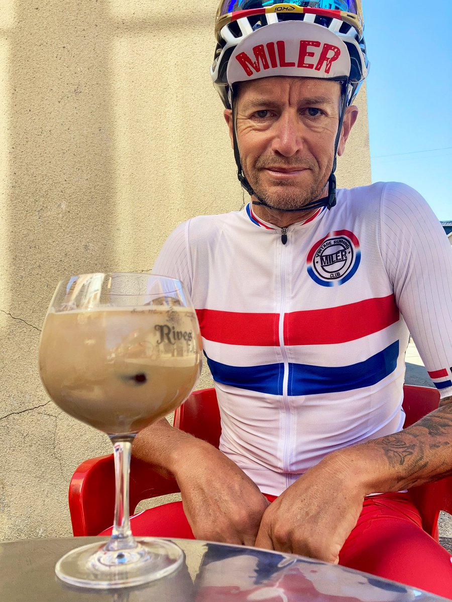 Delapuentejor's tweet photo. Esto ☕️ si lo echaba de menos 😜
#copaza #elsastre #torre #milerstyle🔴⚪️🔵 #milercycling #milervintage_jorge #miler https://t.co/aNwK3MuI2o
