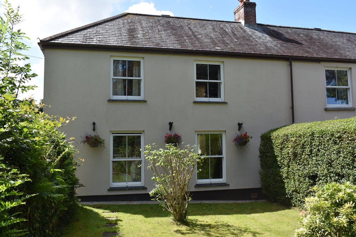 TheHolidayCots's tweet photo. Pulla Farm Holidays is a 100-acre farm that is also home to self-catering accommodation within an open-plan apartment.
๐Sleeps 1-4
https://t.co/U7WRuziIYq
#Frogpool #Truro #Cornwall #SelfCatering #Farm #Apartment #OpenPlan #CornishCoast #EdenProject #NewquayZoo #Flambards https://t.co/m9SdDO0I7n