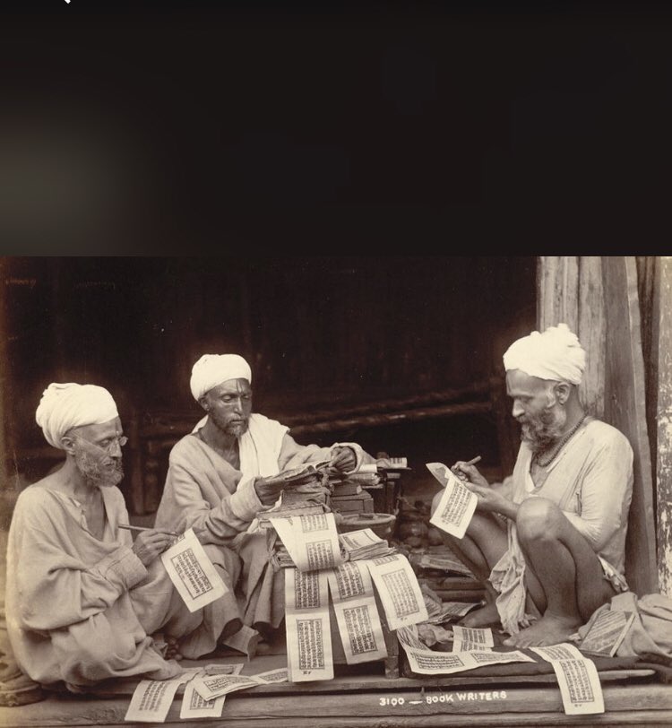Deepak_taak's tweet photo. यादें कभी मिटती नहीं है यह तस्वीर कश्मीर की 1980 दशक की है जिसमें तीन कश्मीरी पंडित धार्मिक ग्रंथों पर काम कर रहे हैं

हमारी आंखें फिर से ऐसा नजारा देखन�� के लिए बेसब्री से इंतजार कर रही हैं
#जय_सनातन 
#हिंदूत्व_हिंदूराष्ट्र_हिंदुस्तान https://t.co/UjQXMlyHlY
