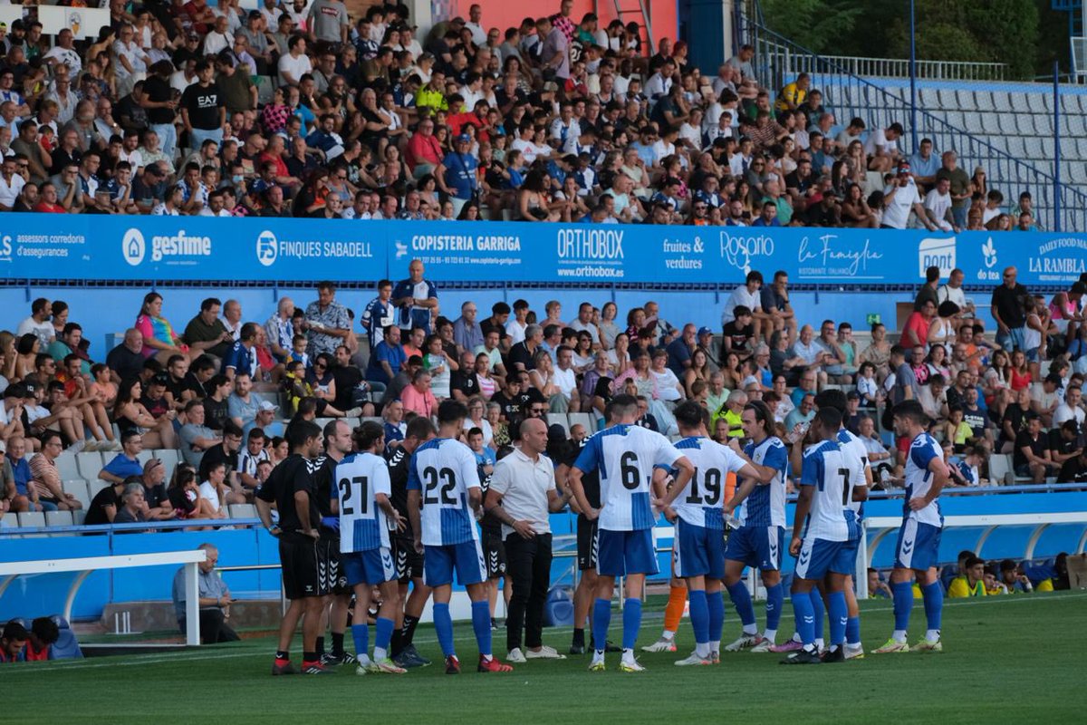 SergiGarcesDiez's tweet photo. Reflexió ràpida:
El @CESabadell (amb pressupost de mínims) té una plantilla amb limitacions evidents.
Serà un any dur.
Arribats a aquest punt, toca assumir qui som i, sobretot, a què podem aspirar realment. 
Preparats per patir?

Som-hi, que comença la festa

#setmanadelliga https://t.co/KgTh80dTfB
