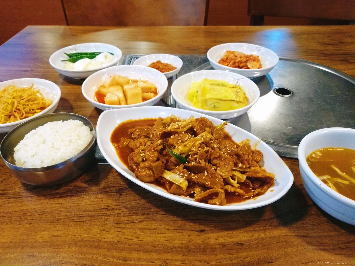 Buildify_yp's tweet photo. 韓国料理屋のランチ🇰🇷これで一人前てやば🥹 https://t.co/obQadawqqh