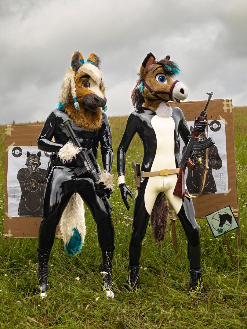 JohnnyHappyColt's tweet photo. It's almost a year ago since me and Jasper Hoss got this awesome art by @Shiny_Renard !

✨🎯🐴✨🐴🎯✨

We decided to re-create this art and turn it into reality!
(Usually it's the other way hehe)

📷-@TakeruWolfAD https://t.co/8RCu24AZgX