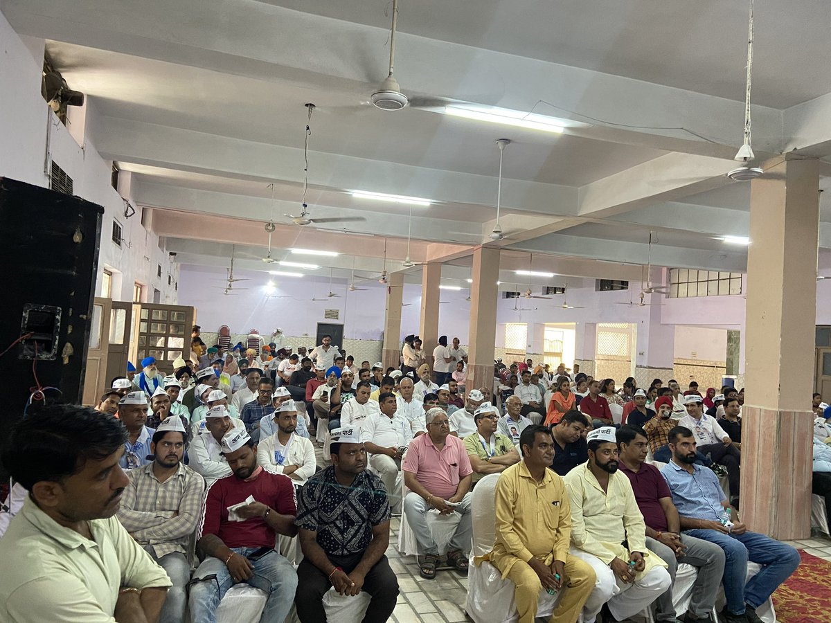 DrSushilKrGupta's tweet photo. आज @AAPHaryana की पानीपत शहरी विधानसभा के कार्यकर्ताओं के साथ संवाद हुआ।
@ArvindKejriwal जी के मिशन भारत नं 1 को पूरा करने के लिए विलेज प्रोफाइल और कार्यकर्ता से संगठन विस्तार पर विस्तृत चर्चा हुई। https://t.co/42xlxzR4tT