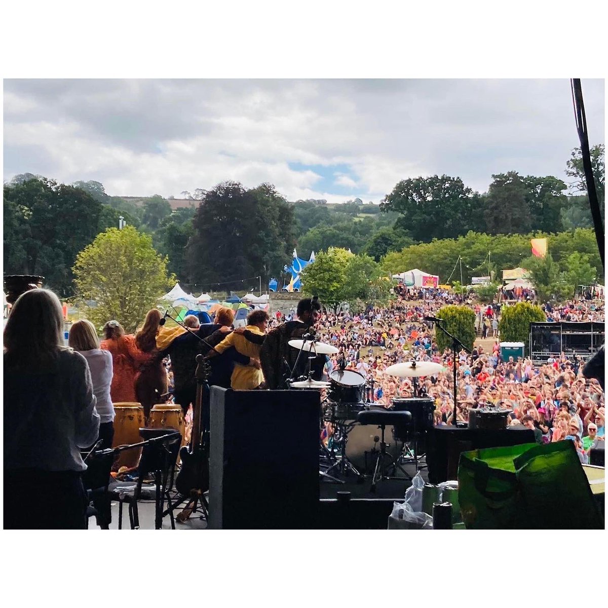 Carwyn Ellis & Rio 18 tweet media