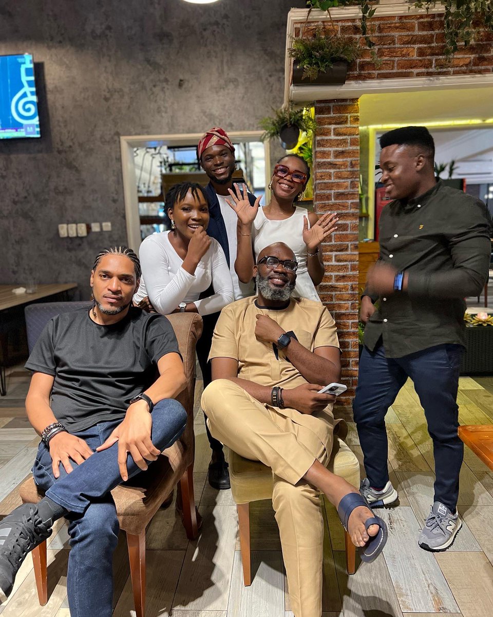 moniepoint's tweet photo. We love it when Aptians meet up after work, but even more when it's over food and drinks.
Here are some photos of our colleagues in Lagos who met up on Friday night.
Can you guess what team they work with?
#TeamApt #TeamBonding #Aptians https://t.co/rC7f8j2IIc