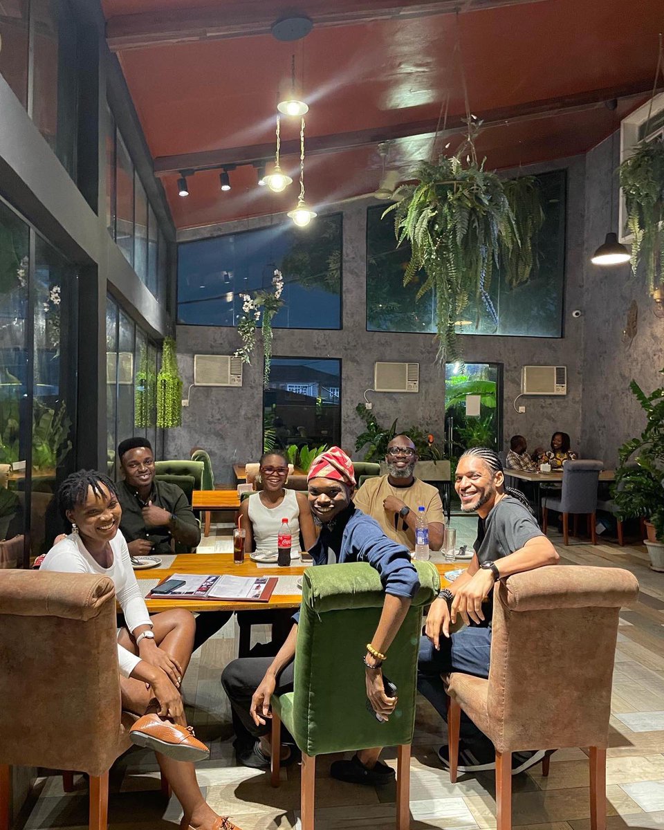 moniepoint's tweet photo. We love it when Aptians meet up after work, but even more when it's over food and drinks.
Here are some photos of our colleagues in Lagos who met up on Friday night.
Can you guess what team they work with?
#TeamApt #TeamBonding #Aptians https://t.co/rC7f8j2IIc