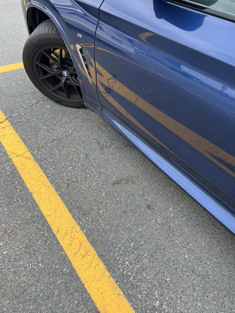 FLE_XXXxxx's tweet photo. GM!!! Smh, people really don’t give a shit about other cars 🤬 😢 https://t.co/dbob8lcsPR