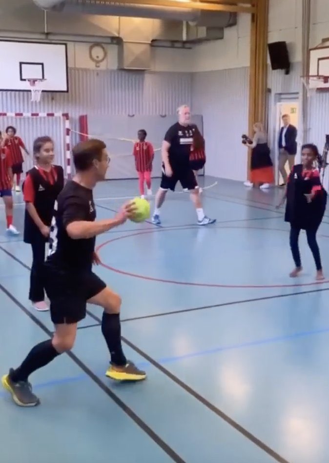 cursed högerbilder (@cursedhoger) on Twitter photo 