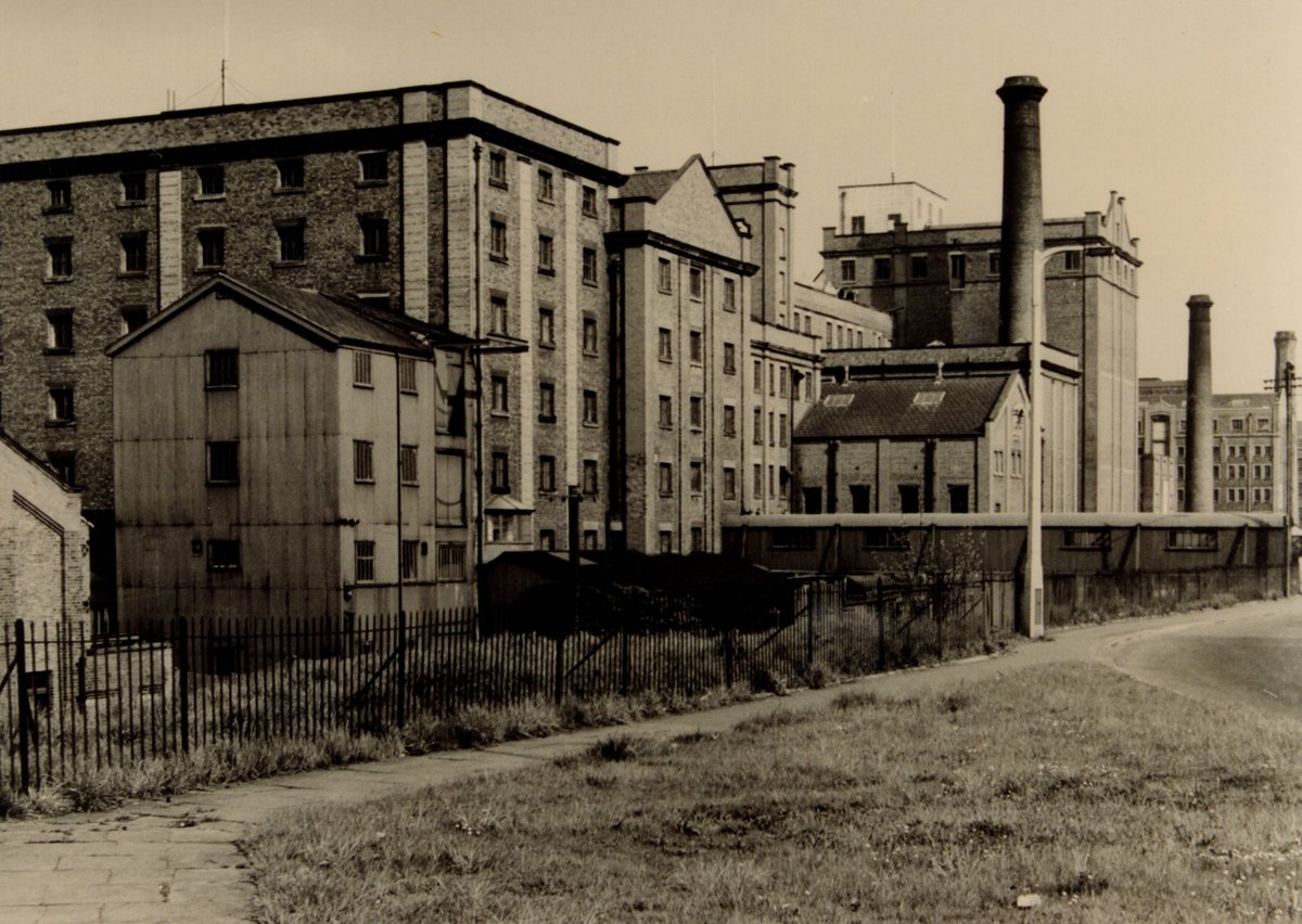 CheshireRO's tweet image. We have three more #MysteryImageMonday photographs we need help with, do you recognise anything today? Image 1 says Lime Grove, but we're not sure where that is... can you help? #KeepCurious