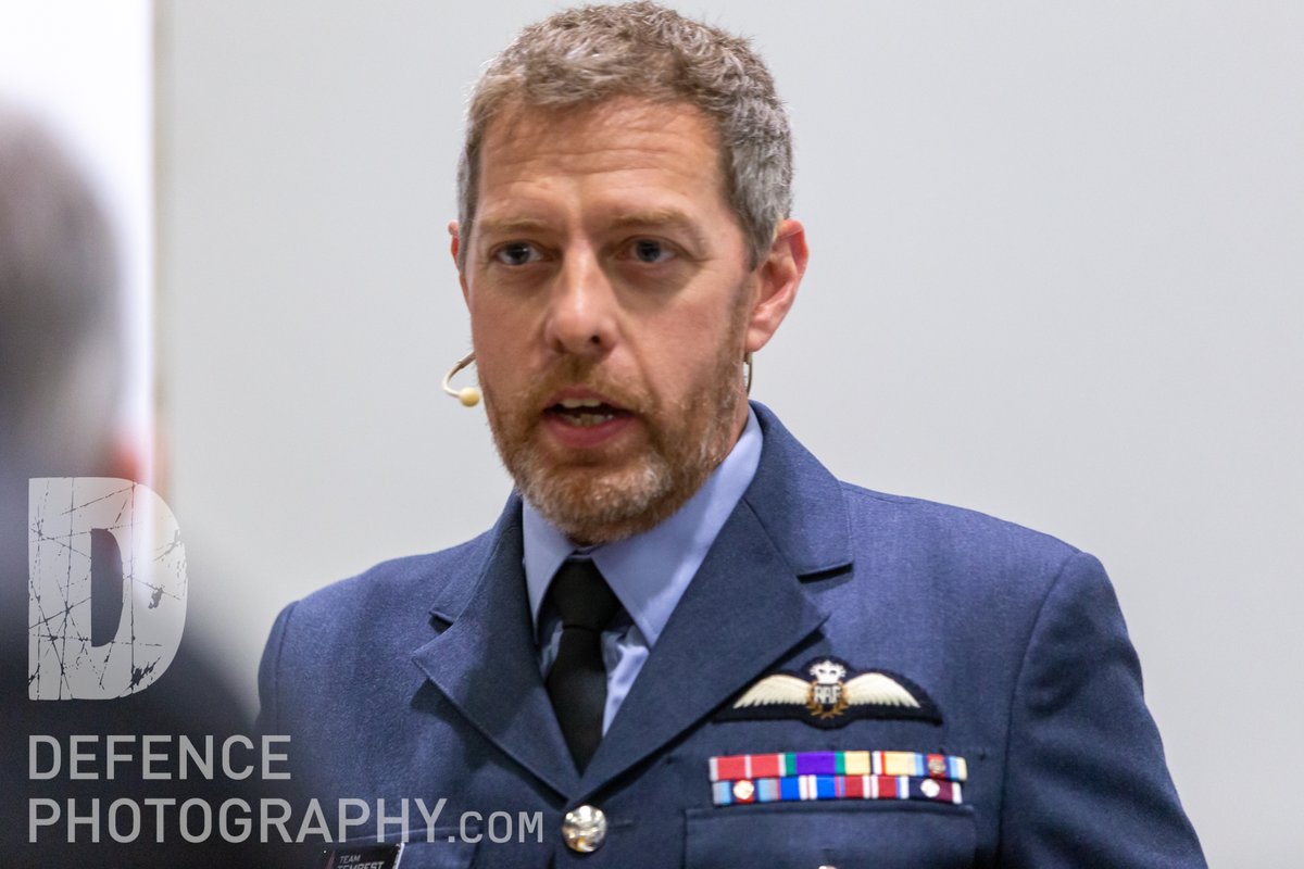 DefencePhoto's tweet photo. @Mr_Andrew_Fox @kingsbury_ollie @froxfield456 It's not a laughing matter.... and don't get me started on #battlebraid .....:) https://t.co/CtxVG9BxrW