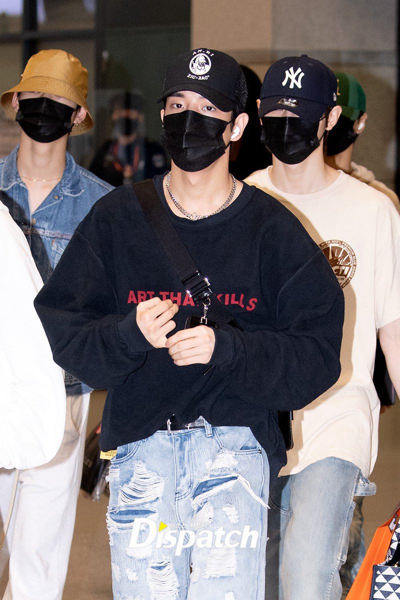 We’re safely arrived at the Incheon Airport. LA was amazing and I enjoyed my stay there. Thank you for welcoming us back, everyone!