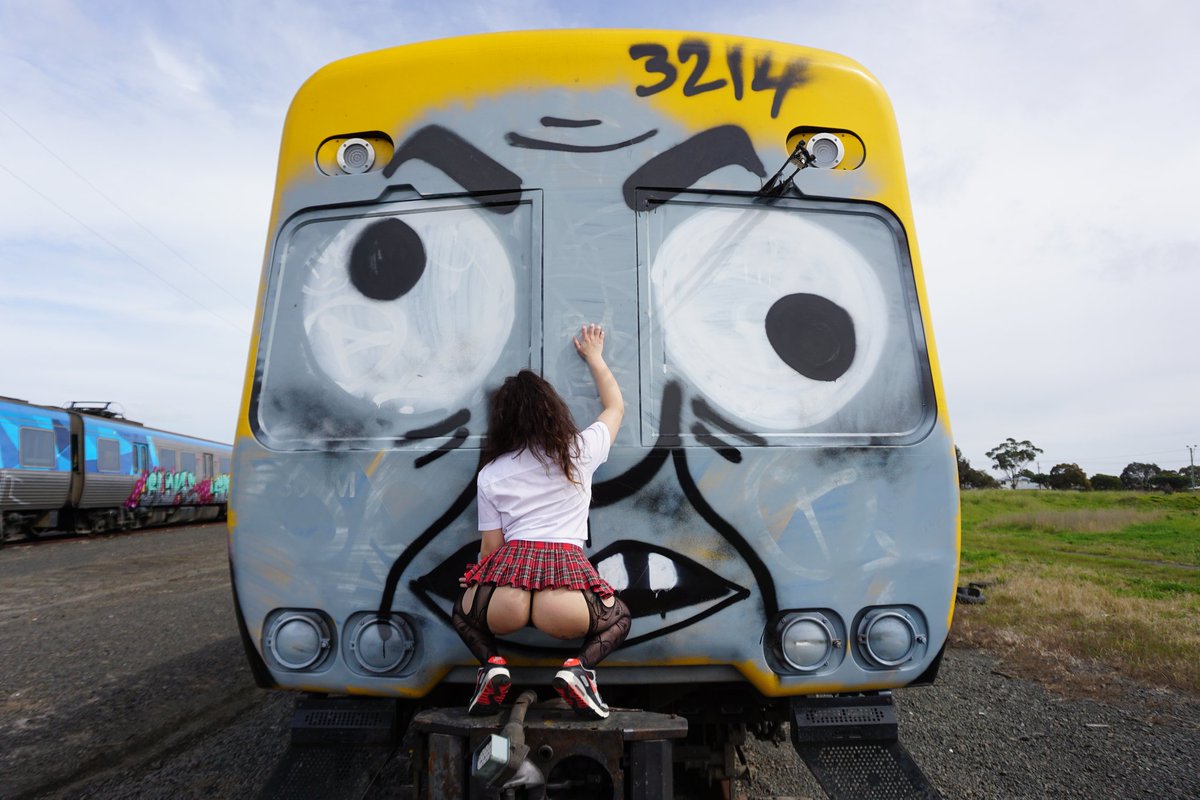 bunieflops's tweet photo. Oh yeah, remember the faces? We did that 🤣😉🍆💦 @staytruehops #staytruehops #buniehops #3214 #comeng #metro #metromelbourne #trainfan #streetart #geelong #melbourne #goat https://t.co/o1sp3bBmT5