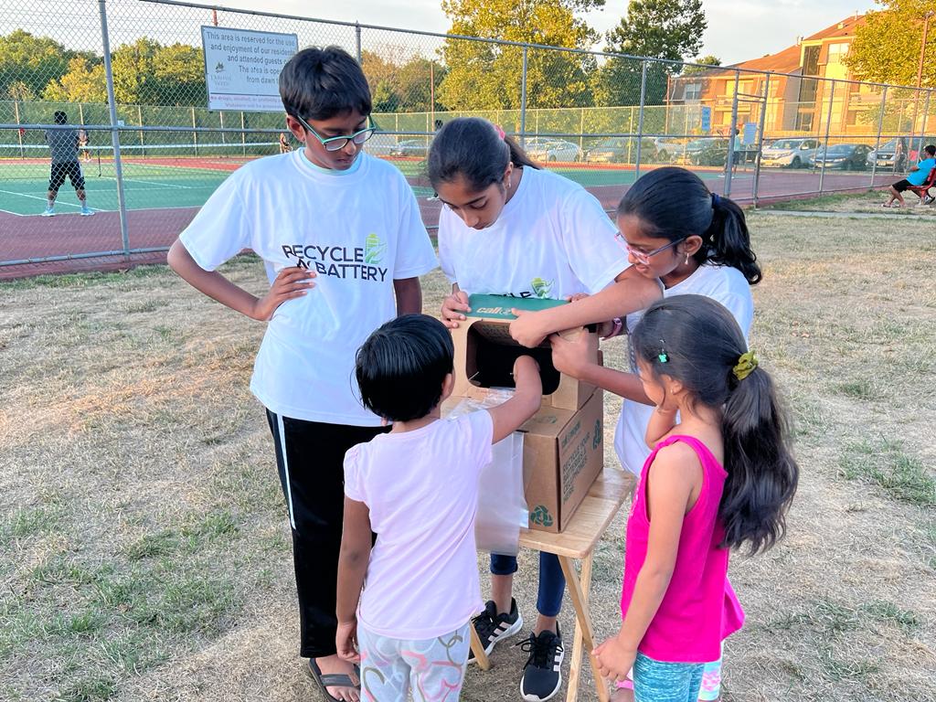 recycleabattery's tweet photo. Our Founder Nihal and Our Members Saadhana, Nithya, and Sharvani did a battery drive in a local community and spread awareness about battery recycling and also collected hundreds of used batteries.
#batteryrecycling #recyclemybattery #call2recycle #environment #gogreen #usa #nj https://t.co/VspjmwQJ9Y