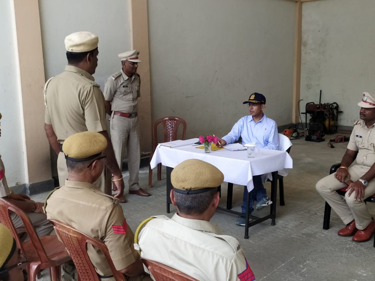 FireService_ANP's tweet photo. On 21/8/22 Sh S.K.Jain,IPS,IGP(L&amp;O) reviewed the functioning of #FSHutbay &amp; #FSRKPur,firefighting &amp; DM Equipments were inspected by him &amp; Sampak Sabha held with fire personnel.Sir appreciated cleanliness &amp; maintenance of the premises. Mango &amp; Papaya tree were also planted by him. https://t.co/h32TKy9ix4