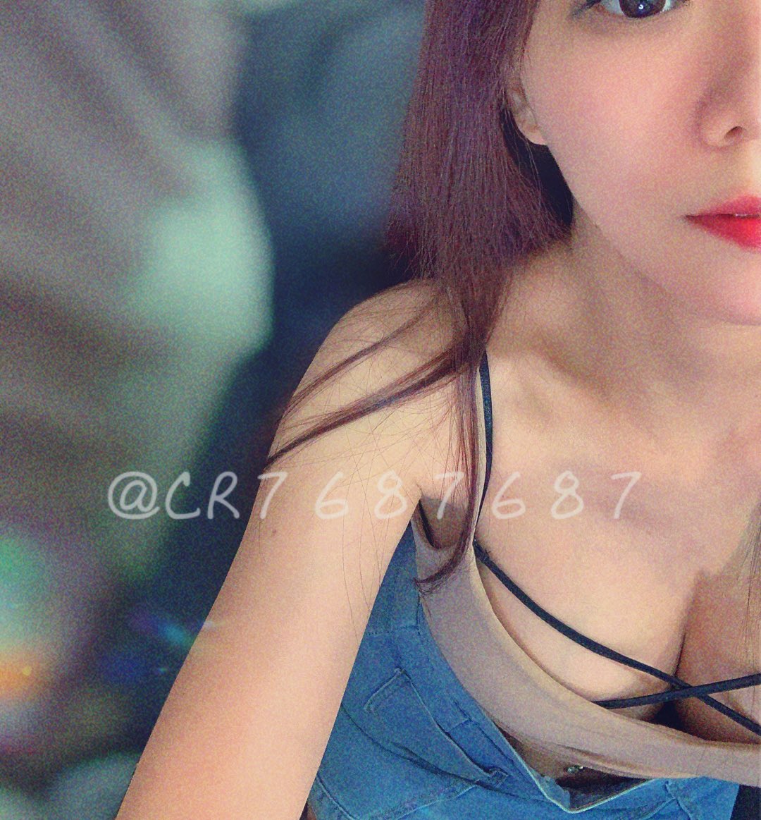給你們看我的肚臍 
🙃 https://t.co/XzMUTD0CKF