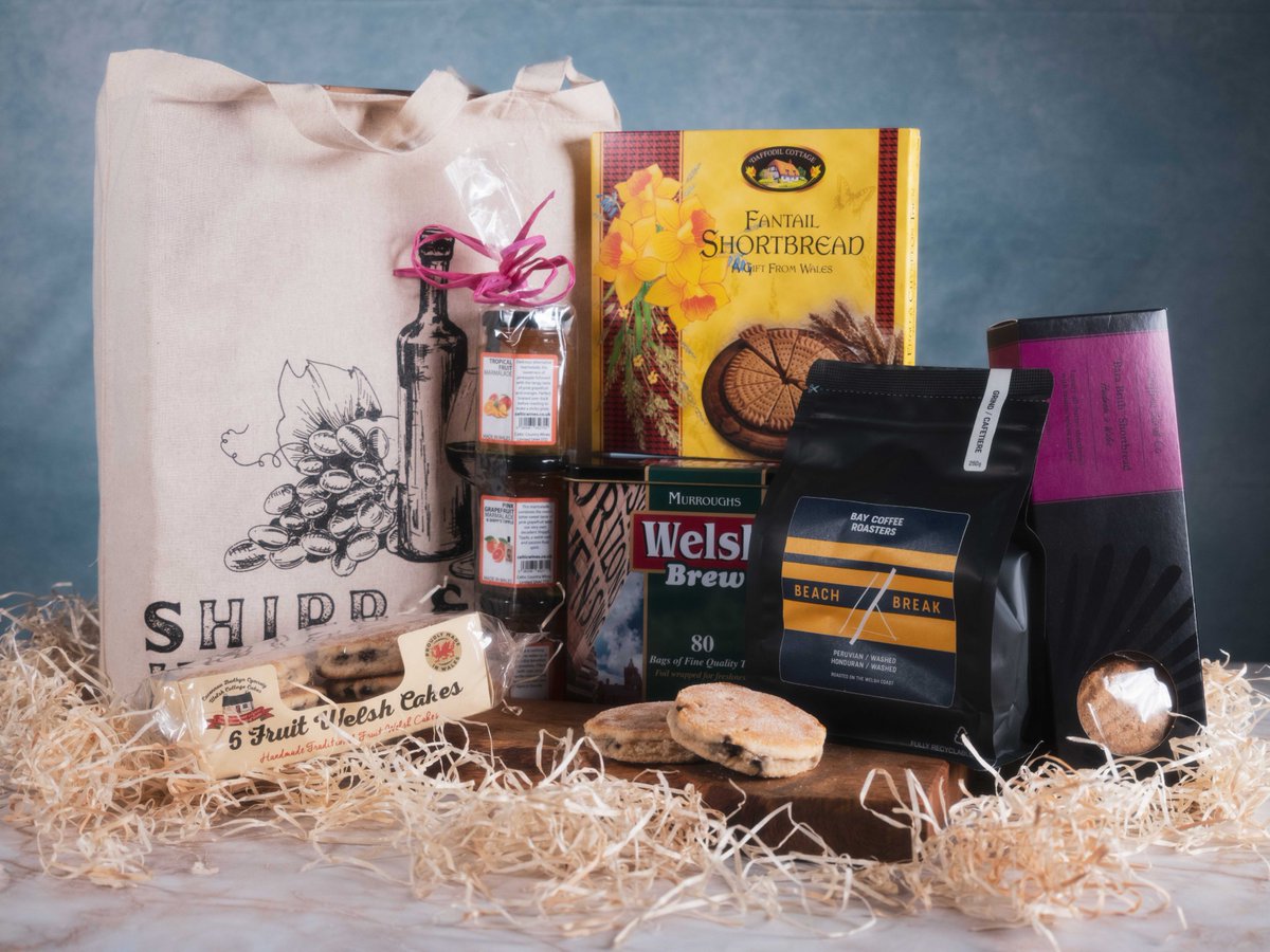 shippandco's tweet photo. Know someone in need of a pick-me-up? Try our Good Morning Hamper full of delicious Welsh products including coffee from #Cardigan based @BayRoasters along with fantastic @welshbrewtea!

https://t.co/JlNpnVn6fq https://t.co/FSruSdGFdE