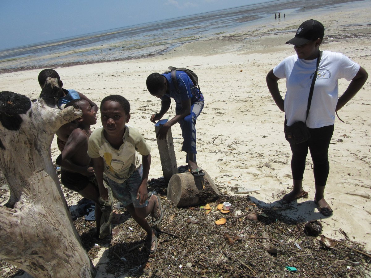 brianom01520984's tweet photo. Marine plastic pollution assessment on potential turtle natal grounds by @ACEFngo. #plasticpollution #stopplasticpollution #plasticpollutionmanagent #environmentalstewardship #nestinggrounds https://t.co/gEsTamibm0