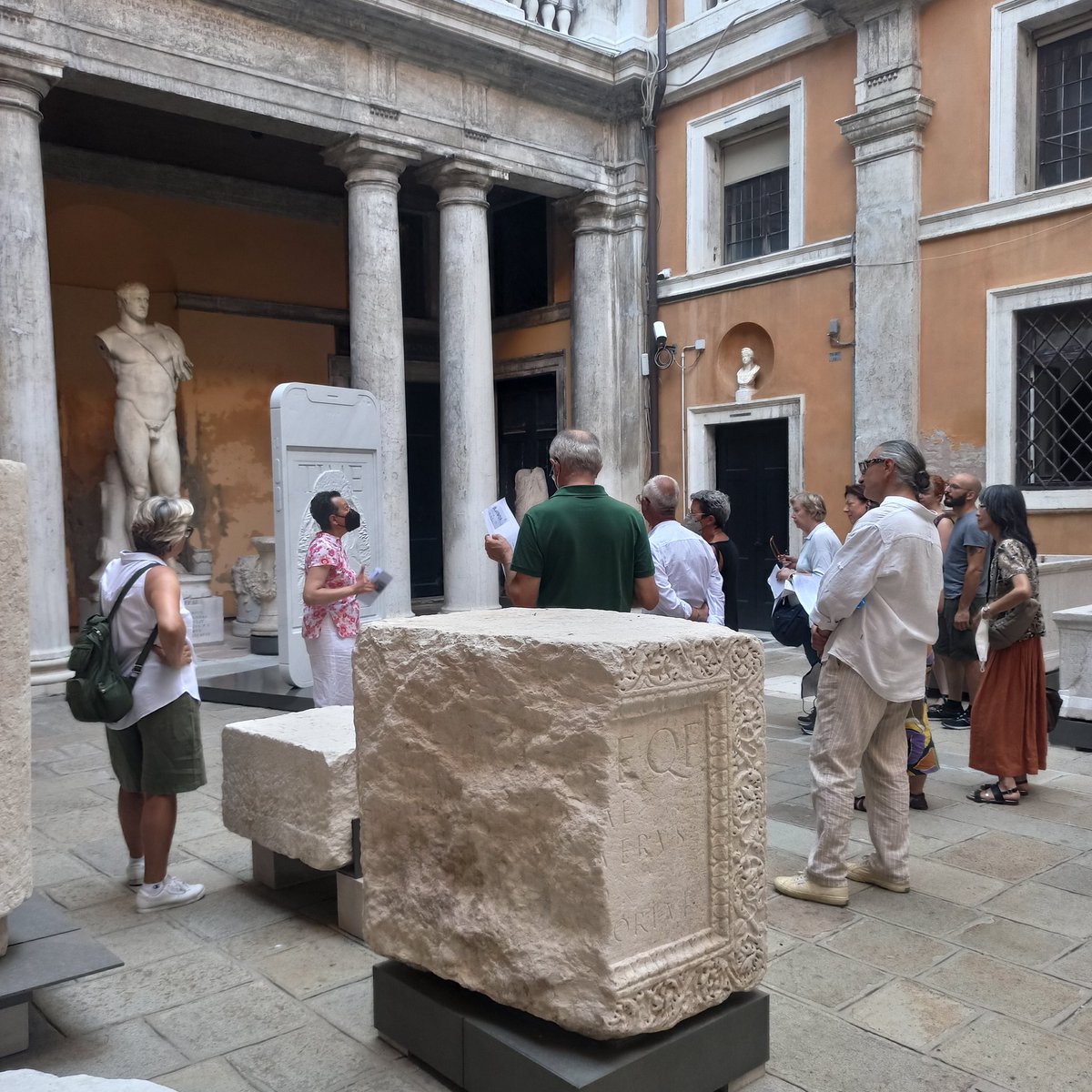 AAA offresi a giovani #sani e #determinati visite guidate gratuite al Museo Archeologico.
Sì a STORIA e ARCHEOLOGIA
NO a #Devianze come PALEONTOLOGIA e STORIA DELL'ARTE 😉
🇮🇹