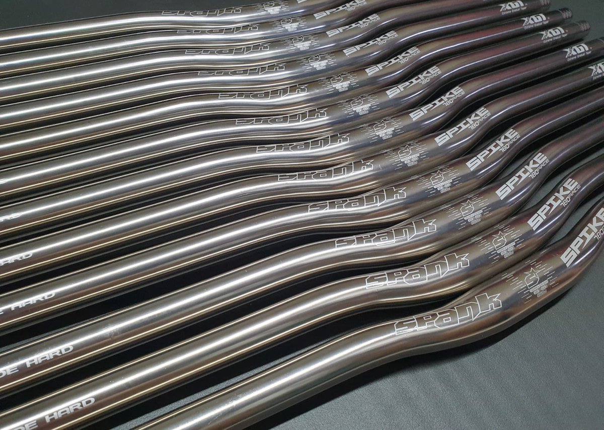 InsanMudaBike's tweet photo. Spank Spike Bar

Warna : Magnesium Chrome

Clamp : 31.8mm
•
Length : 780mm
•
UP : 5°
•
Rise : 20mm

Price : 280.000 #fnfjb https://t.co/o2xS9F7MxY