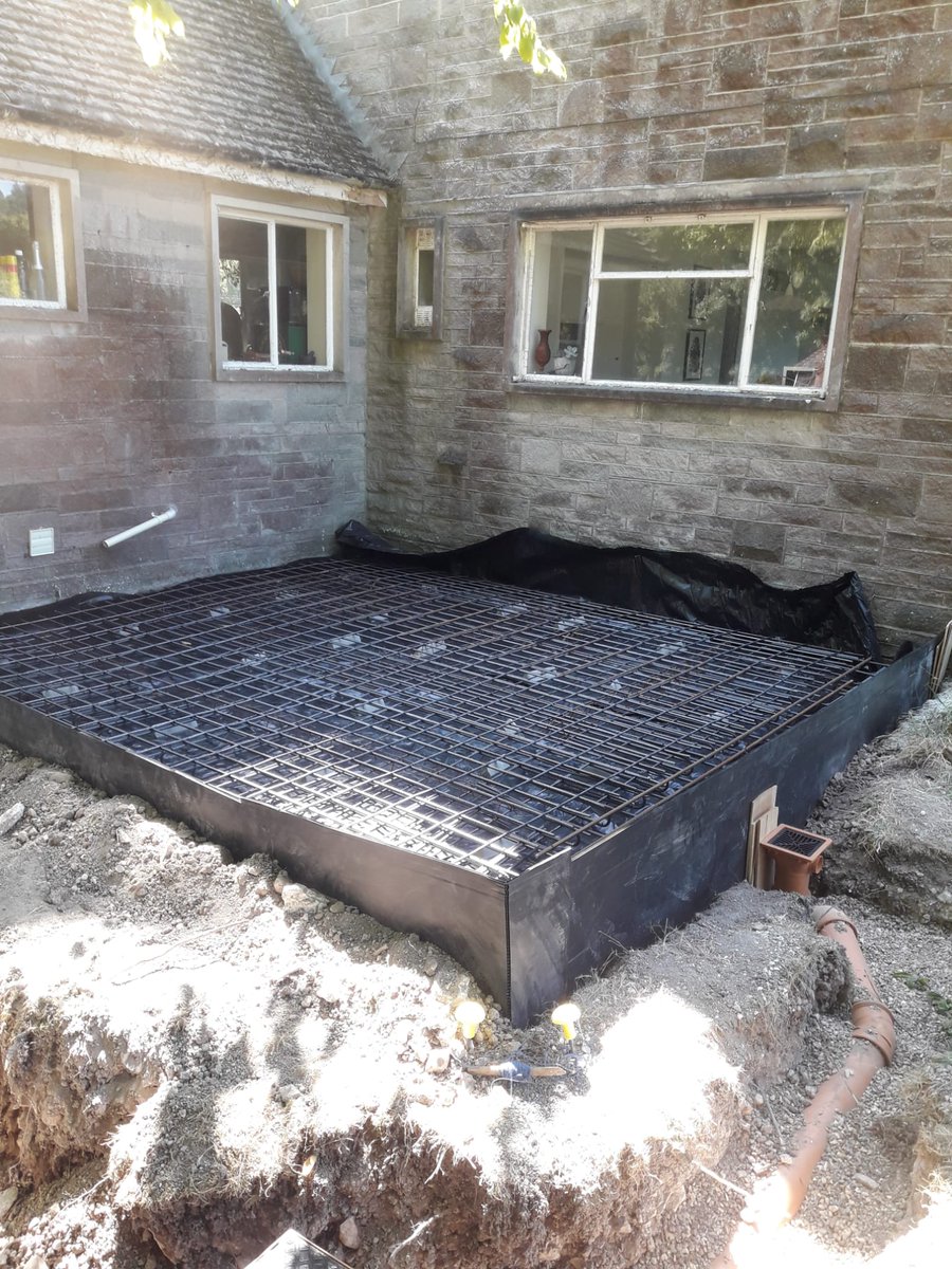 TricourtPiling's tweet photo. Piling works completed and ground works form work in place, ready to concrete. For an extension to an existing property.

#groundwork #tricourtpiling #piling #foundations #extension #concrete #formwork https://t.co/6k3CLKx3X2
