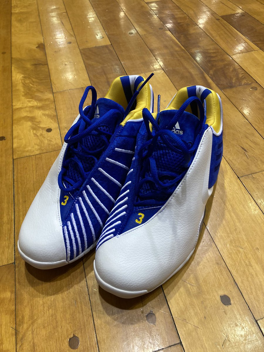 BB5Shin's tweet photo. 本日の🏀にて、ようやく「TMAC3」の初トライ😁
すでに着用された方の"感想"もいくつか拝見させてもらっていますが、まずは変に"先入観"を持たないようにしながら、素直にこのバッシュの"履き心地"を楽しみたいと思います😌
#adidas
#TMAC3Restomod https://t.co/EXEG07synf