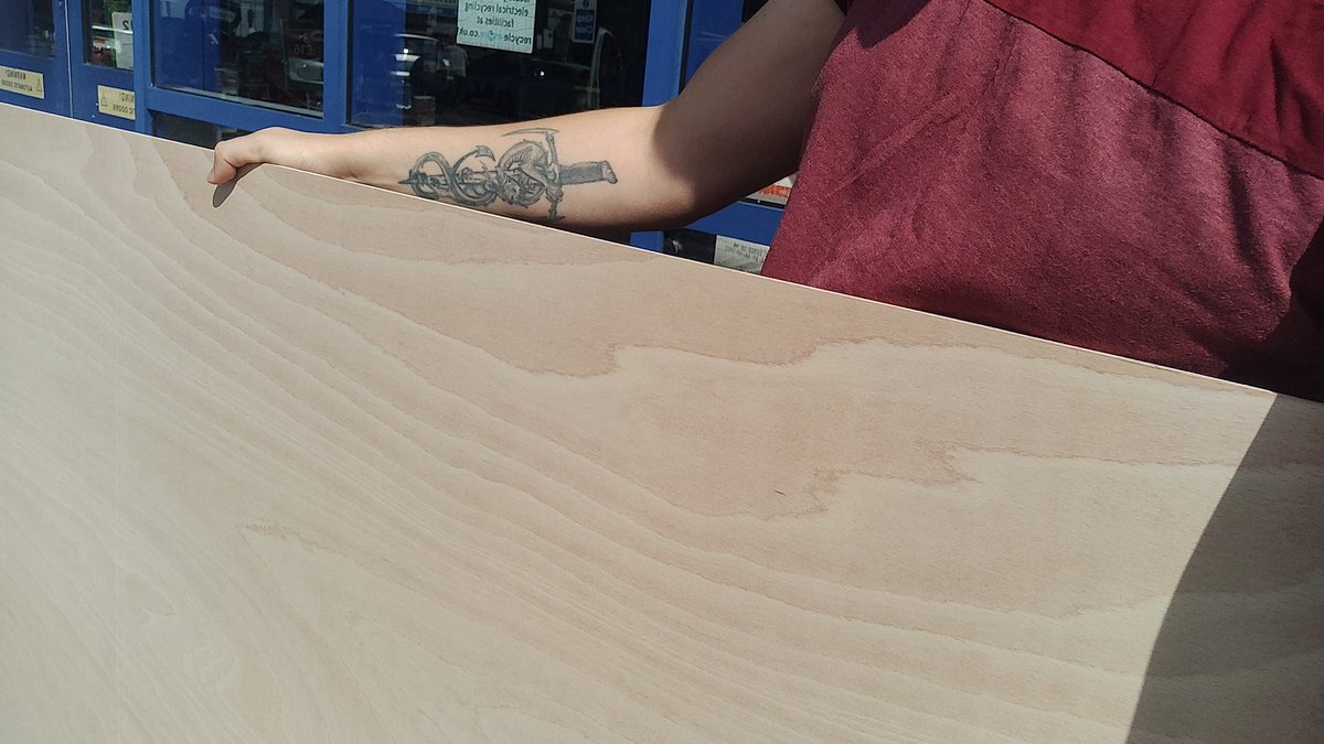 NN_LGBT's tweet photo. Planning a huge community artwork piece this weekend and as the car won't fit the plywood I'll be carrying it across town.

See you in a week ha

#gay #lgbt #lgbtq #art #northnorthants #kettering #walking @KetteringGreens https://t.co/CSkUbd1Ksq