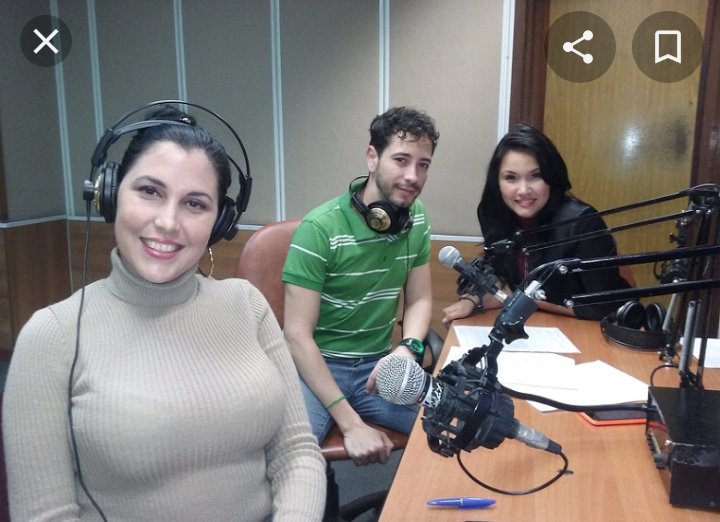 La Radio Cubana es un sonido para ver y un seguro bastión de la #Revolución.
¡Felicidades en su cumpleaños!
#RadioCubana100 
#CubaHonrra 
#Cuba