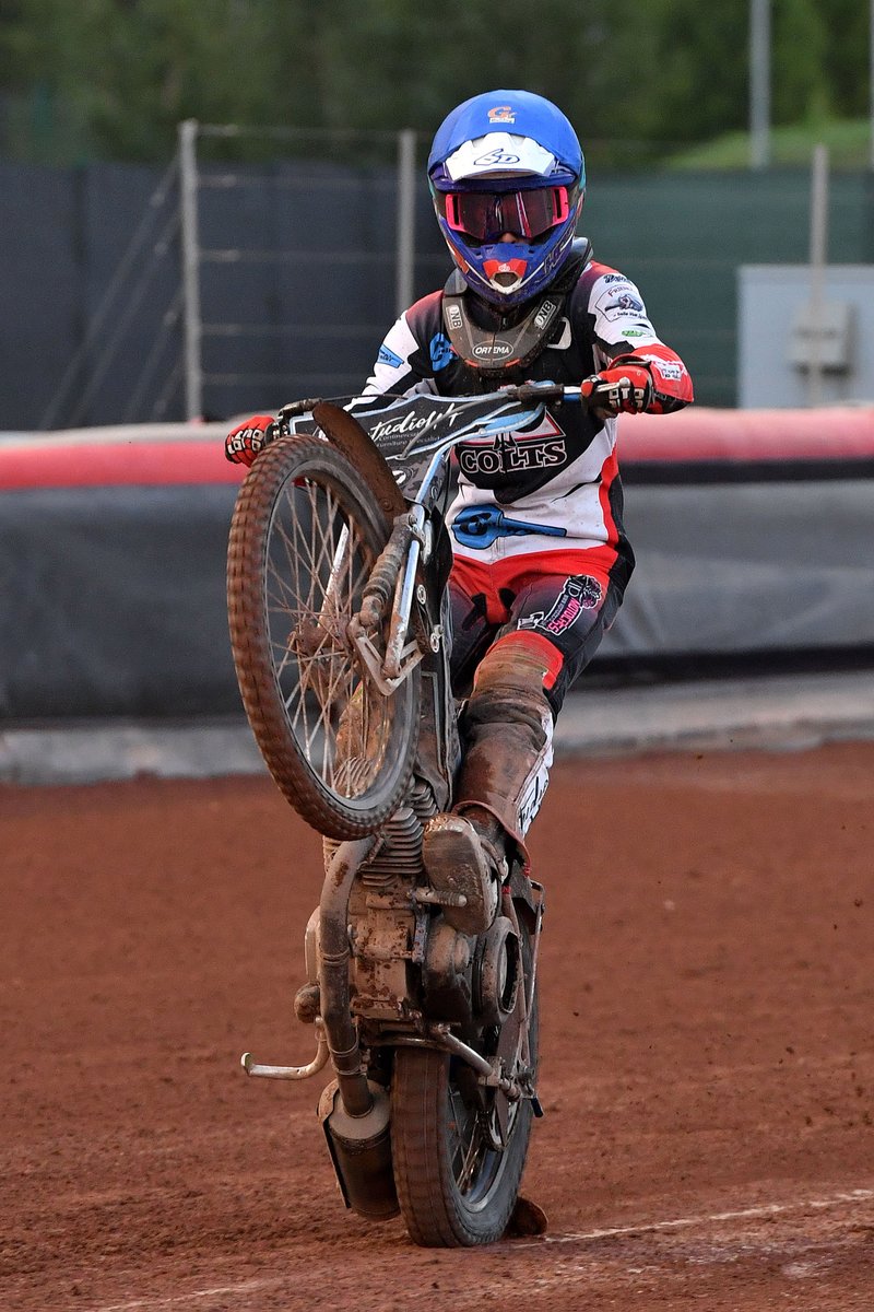 🔥 We couldn't resist a #WheelieWednesday featuring one of our brightest prospects from the <a href="/BelleVueColts/">BelleVueColts</a>, Freddy Hodder!

Just 1️⃣2️⃣ months after throwing his leg over a 500cc, he's added 0.64 to his average and grown into quite the talent...

📸 Eddie Garvey #FeelTheBuzz 🐝