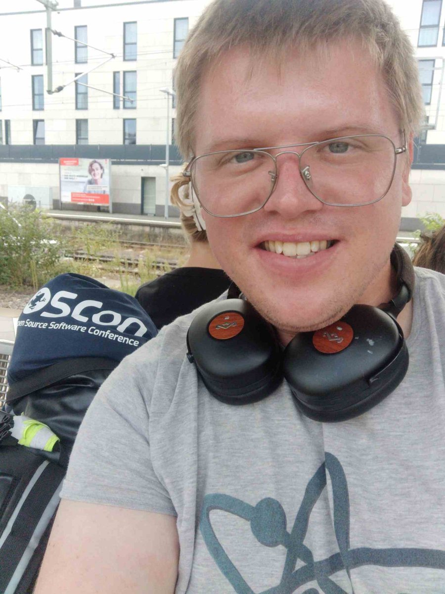 rene_erde's tweet image. Es geht wieder nach Hause nach #Kärnten, danke an das gesamte Team der @froscon für diese tolle Veranstaltung in St.Augustin! 👏👏👏 Es hat mir richtig gut gefallen. 😊🐧

#froscon #froscon2022 #froscon17 #freesoftware #freiesoftware #foss