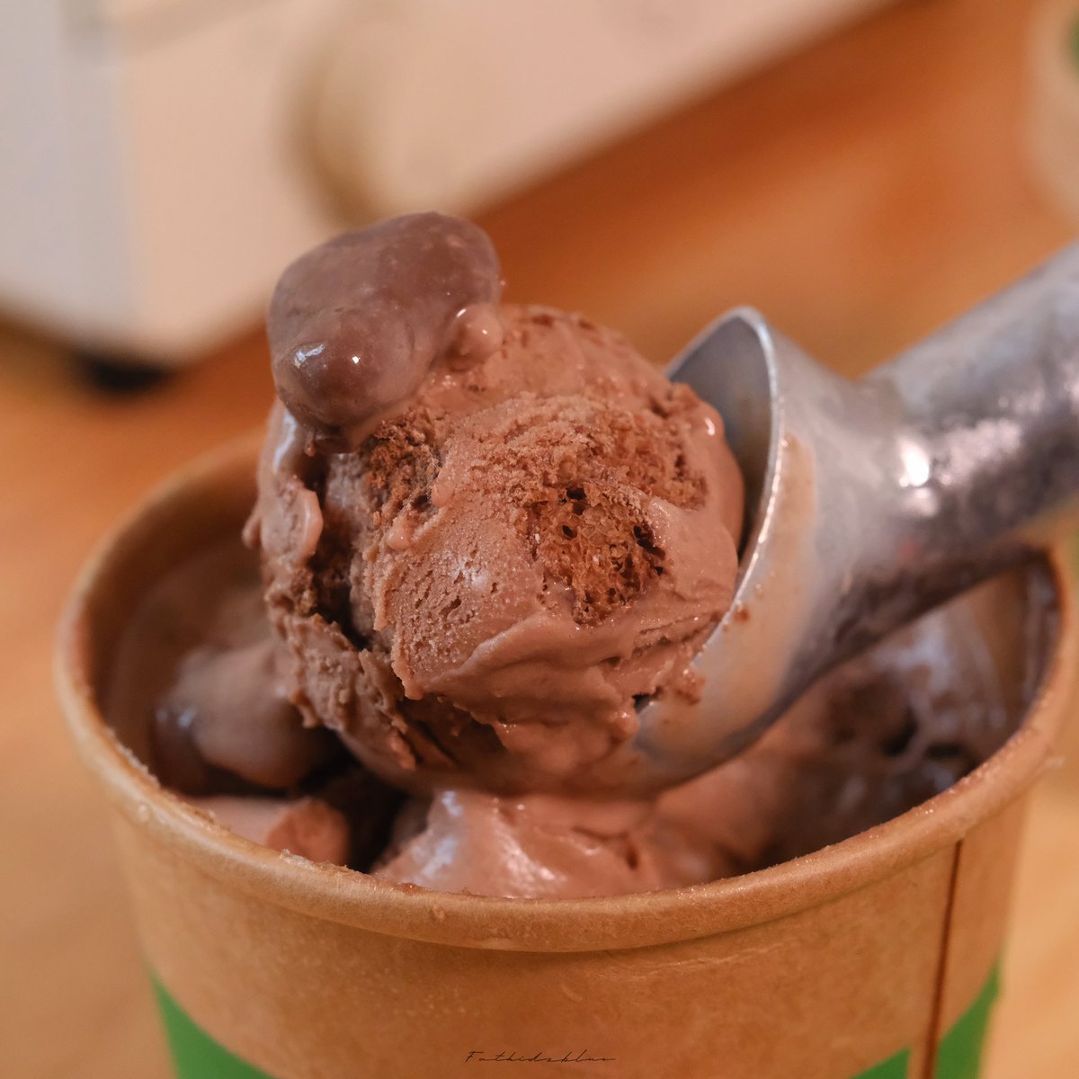 fatkidzblue's tweet photo. อยู่ไม่ได้ล้าวววว😝!!! Molto x MILO💚 ไอติมไมโลเจ้มจ้นนนสุดๆ เนื้อเจลาโตไมโลเต็มพิกัดมาก ผสมไมโลนักเก็ตกรุบๆ อัดแน่นทั้งถ้วย สุดจีงงง ฟินนนแบบไมโลโรงเรียน 1000000% เทอออ รสนี้ห้ามพลาดเลย https://t.co/3k6dnNVHw4