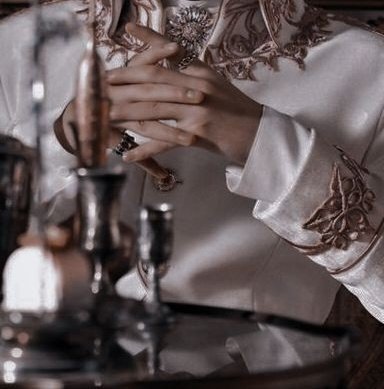 ⋆ 𝖬𝗂𝗋𝖺𝗇𝖽𝖺 ⋆ tweet media