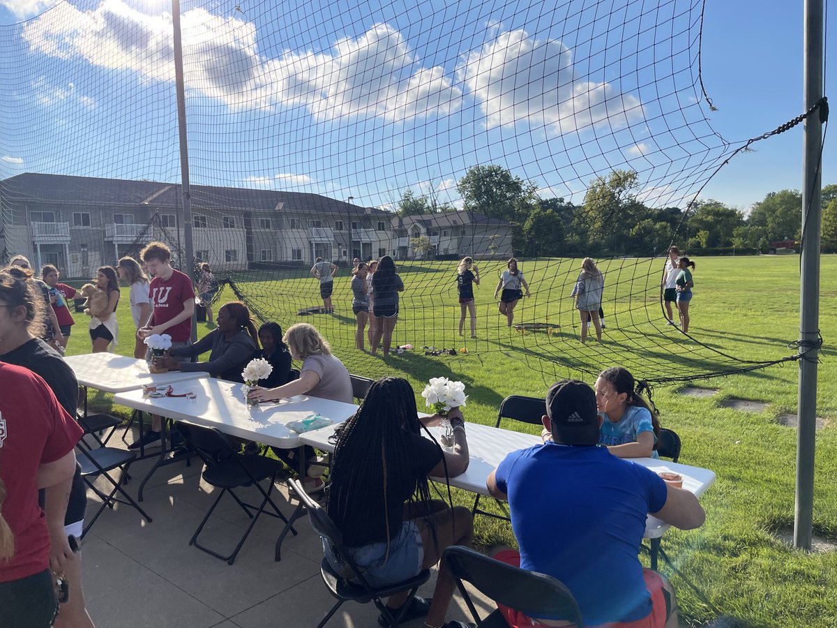 IUSBChancellor's tweet photo. Great afternoon yesterday for an Ice Cream Social at ⁦@IUSouthBend⁩ River Crossing residence halls! Welcome new &amp; returning students! It is going to be a great year! https://t.co/XtEMOZgHmn